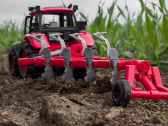 Трактор BELARUS с плугом арт. 91338 Полесье